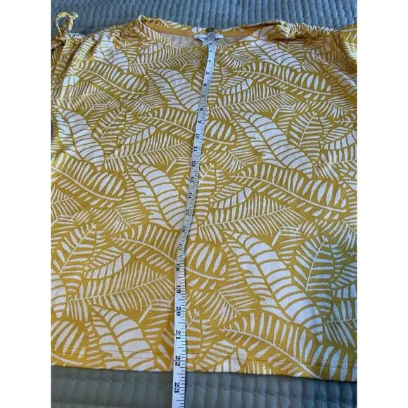 Liz Claiborne Size Medium Yellow White Leaf Pattern Short Sleeve Blouse - Picture 9 of 9